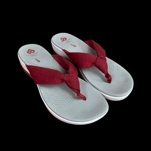 Clarks Cloudsteppers Sandals Women’s 11 Arla Gilson Thong Sandals Red Flip Flops